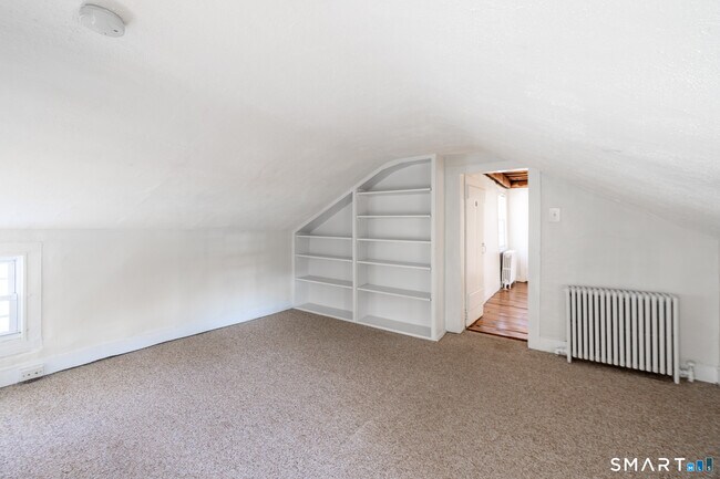 Building Photo - 1187 Mt Carmel Ave