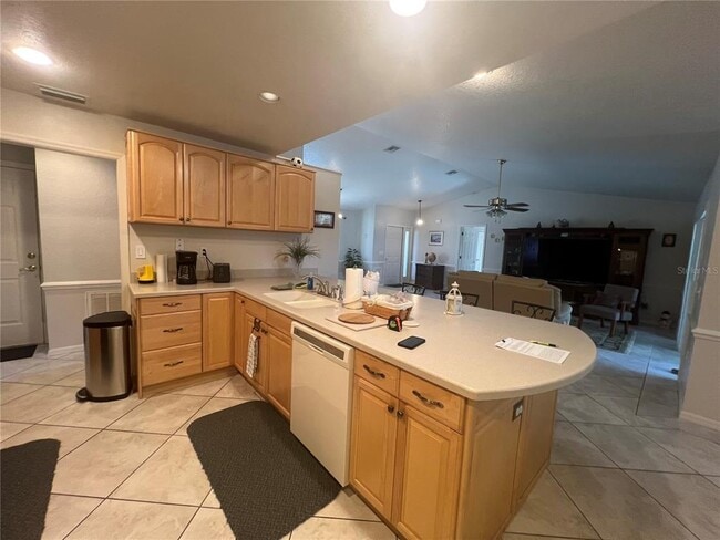 Building Photo - 3177 Clifford St