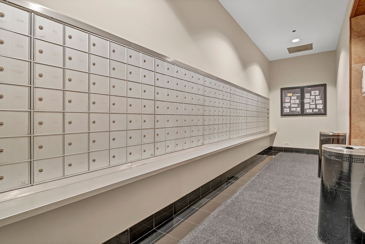 Mail Room - 1122 N Clark St