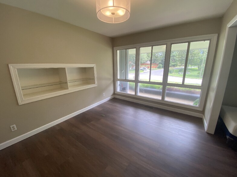 Building Photo - 1301 Hollins Rd