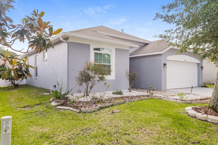 Building Photo - 10324 Goldenbrook Way