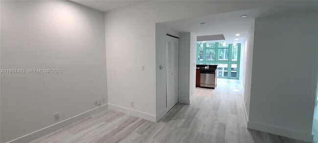 Building Photo - 111 E Flagler St