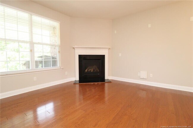 Building Photo - 218 Longchamp Ln