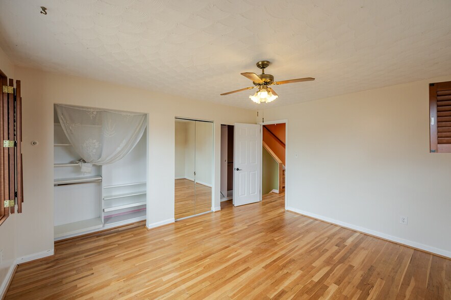 Building Photo - 5806 Flanders St