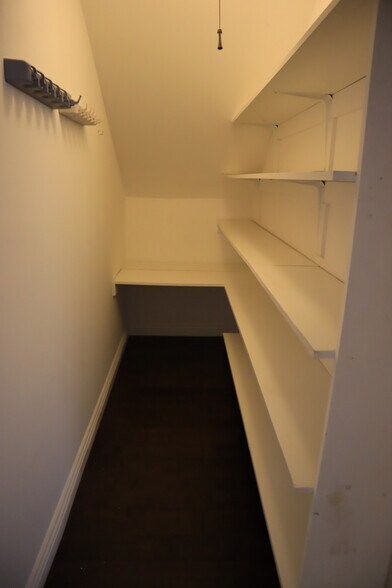 Oversized Pantry - 2026 -2028 Clyde Ave
