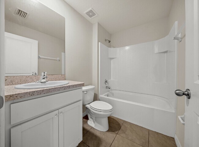 Building Photo - ***AVAILABLE FOR TOURS NOVEMBER/Beautiful Modern 5 Bed/3 bath/Exclusive Graystone Hills Community