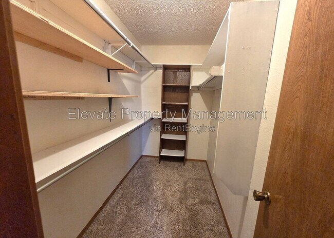 Building Photo - 1204 SW 128th St