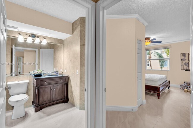 Building Photo - 17100 N Bay Rd