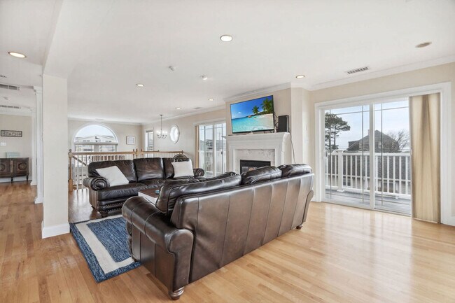 Building Photo - 9 Lowell St