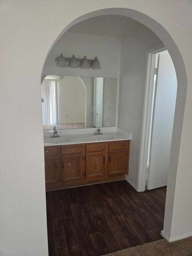 Building Photo - Higley & University single level house