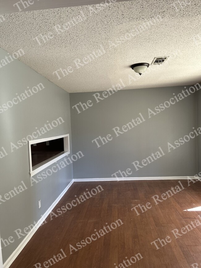 Building Photo - 56 Martha Dr