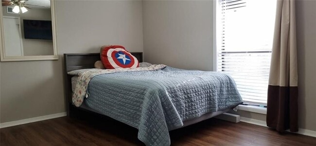 Building Photo - 704 Dunbar Dr