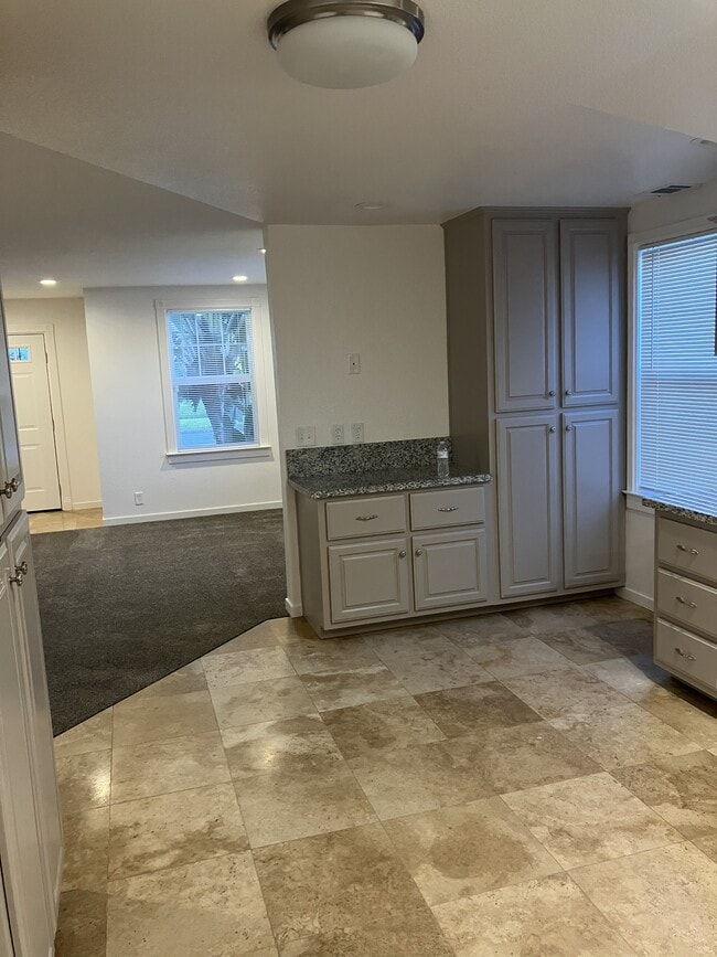 Building Photo - 1145 Delaware St