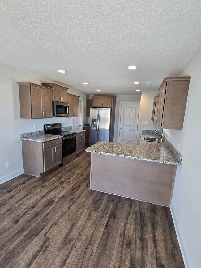 Building Photo - 918 Uplands Ln