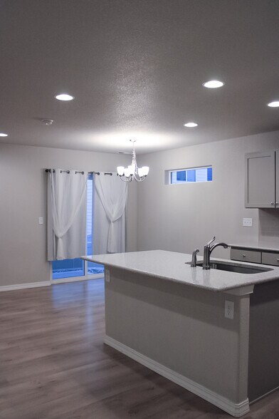 KITCHEN/DINING AREA - 4159 Samaritan Loop