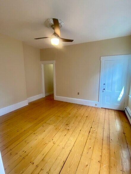 Building Photo - 133 Otis St