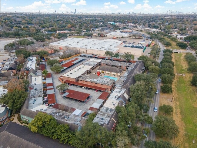 Building Photo - 11540 Chimney Rock Rd