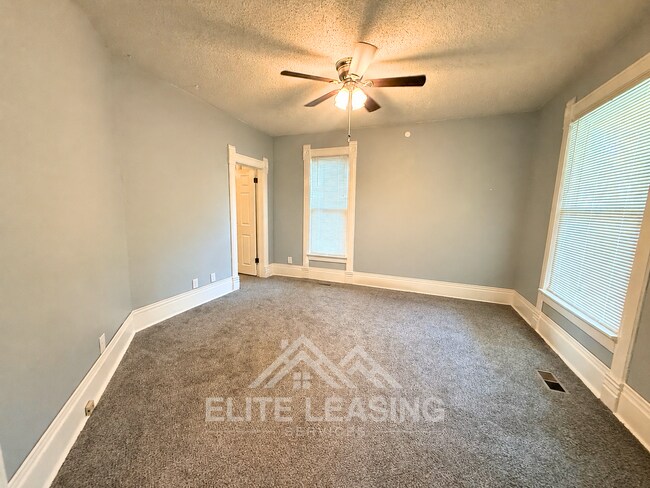Building Photo - 1223 NE Seward Ave
