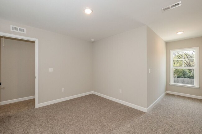 Building Photo - Brand NEW Three Bedroom Home!