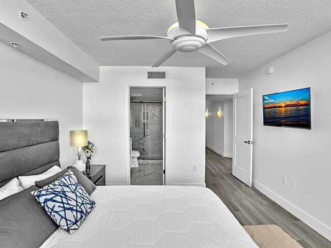 Building Photo - 3594 S Ocean Blvd