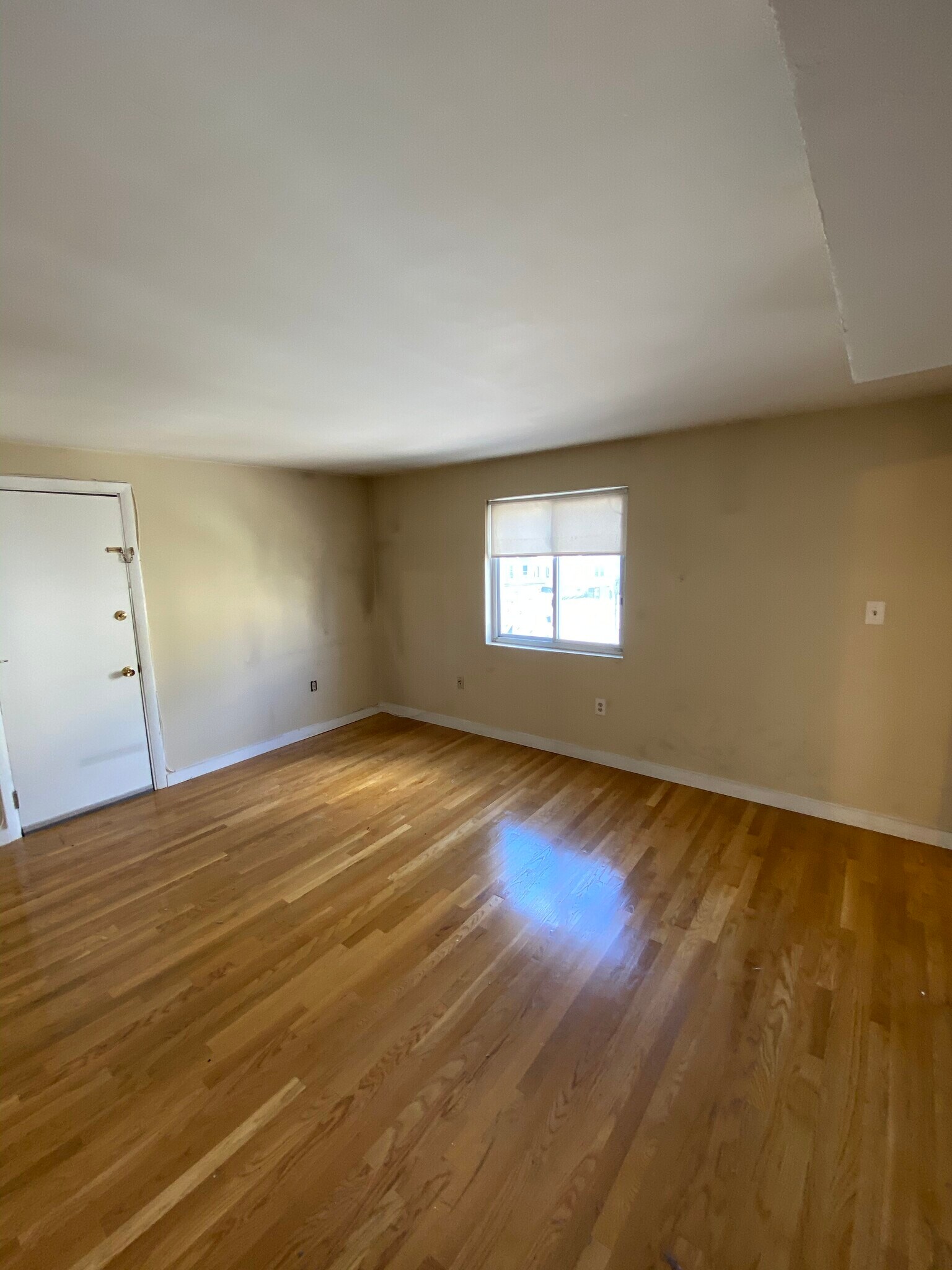 Building Photo - 382 Dorchester St