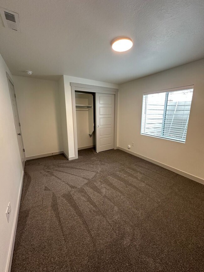 Building Photo - GORGEOUS Bountiful Home!!!