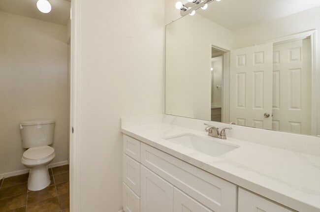 Building Photo - 14811 Winterfair Dr