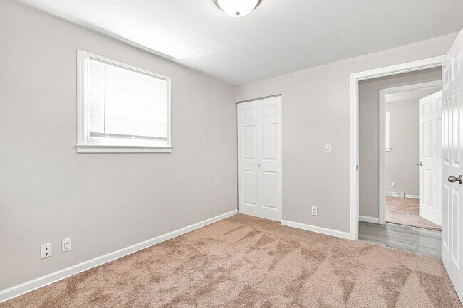 Building Photo - 643 Westphal Ave