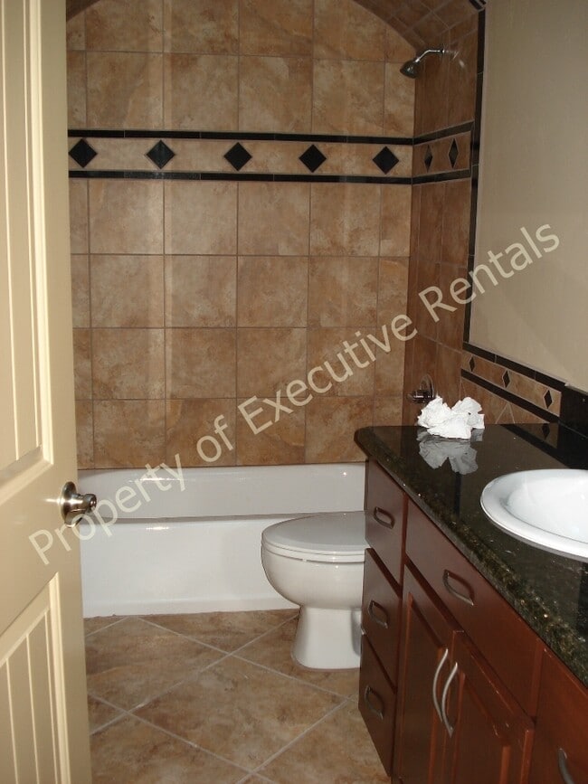 Building Photo - 4206 Tres Ninos Dr