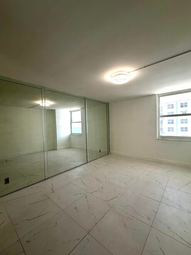 Building Photo - 111 Briny Ave