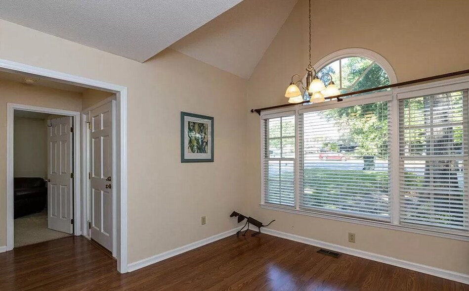 Building Photo - 4512 Emmit Dr