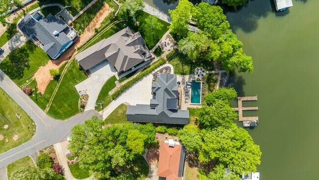 Building Photo - Northshore Landing