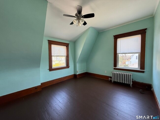 Building Photo - 140 Hynes Ave