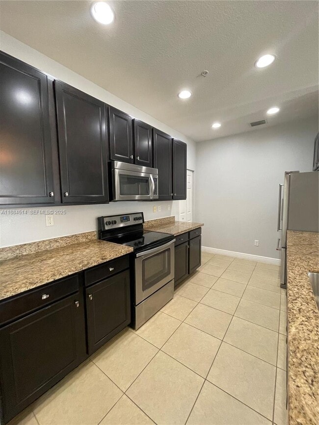 Building Photo - 974 SW 147th Ave