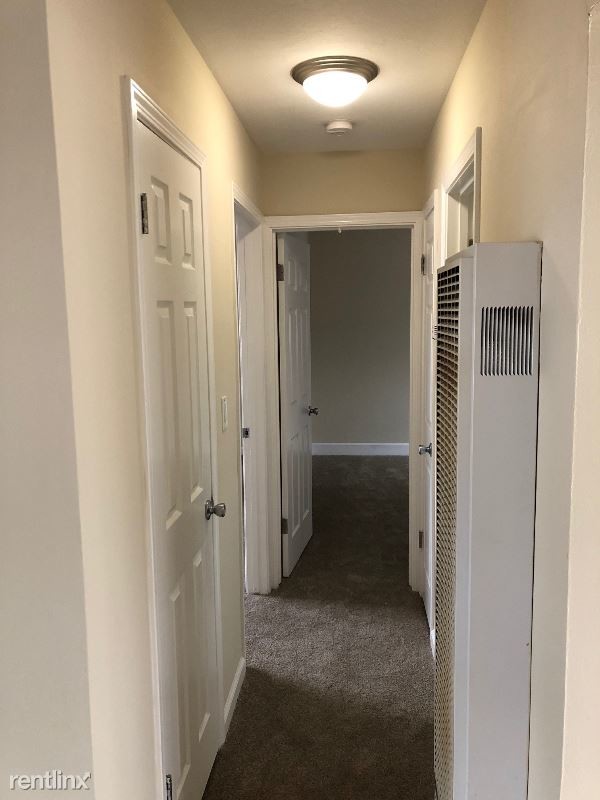 Building Photo - 953 Helen Ave