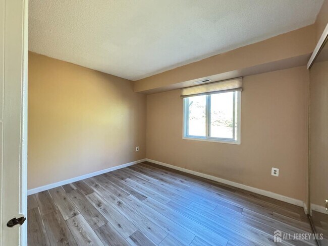 Building Photo - 2015 Aspen Dr