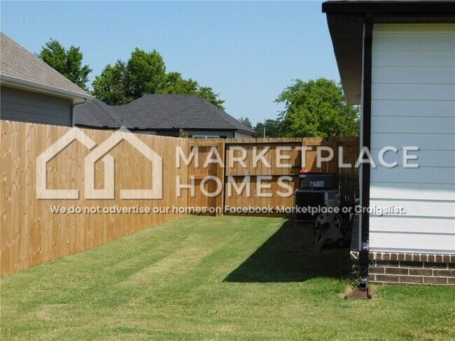 Building Photo - 439 N Otoe St