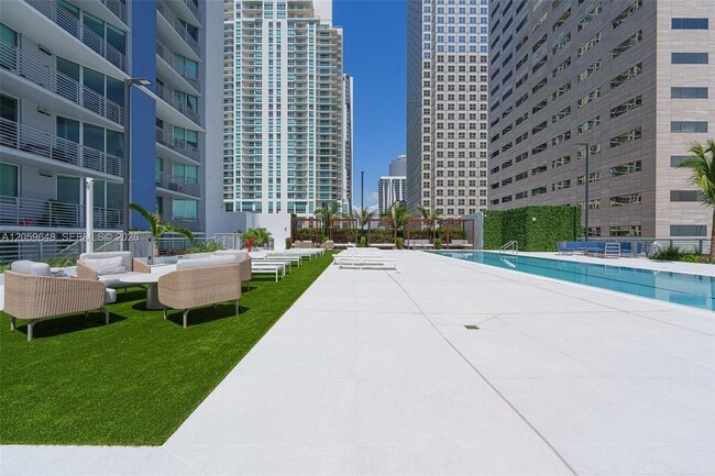 Building Photo - 335 S Biscayne Blvd