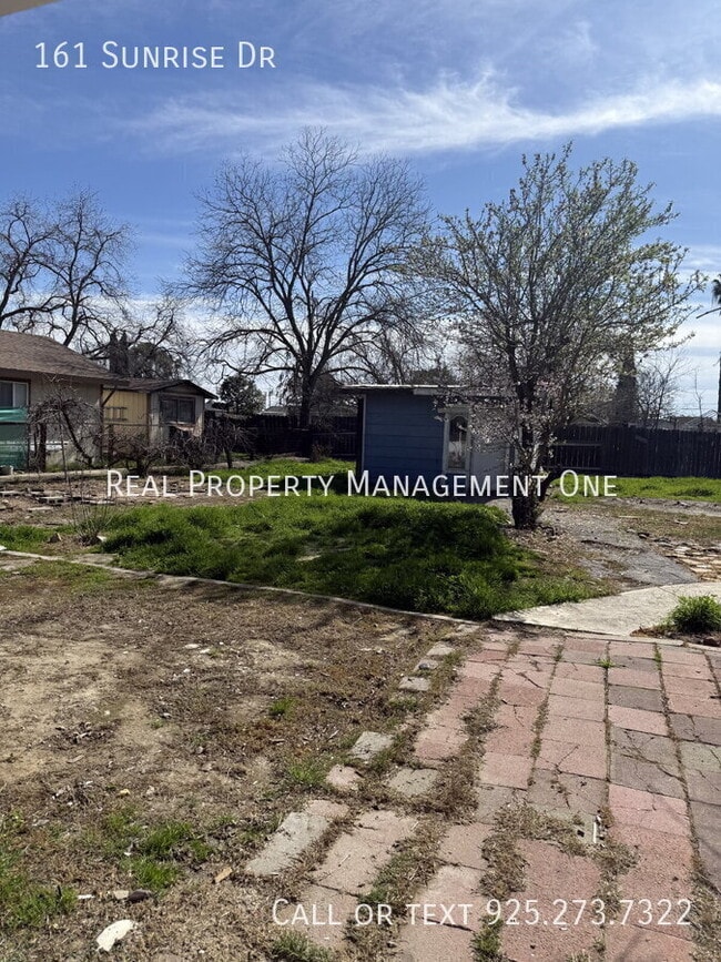 Building Photo - 161 Sunrise Dr