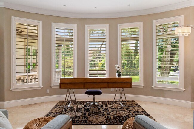 Building Photo - Luxury Rental Available