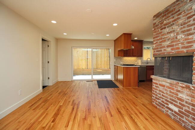 Building Photo - 14155 SW Red Haven Dr