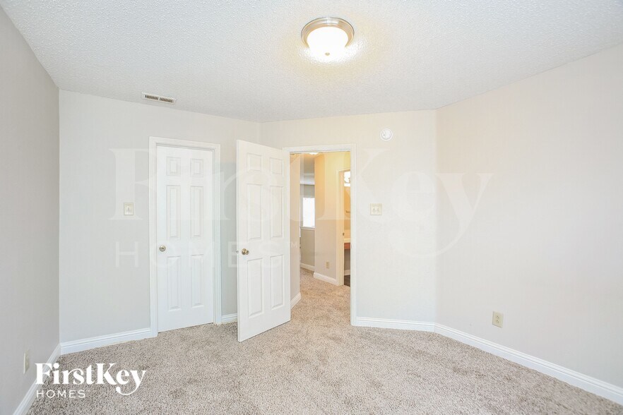 Building Photo - 14216 Country Breeze Ln