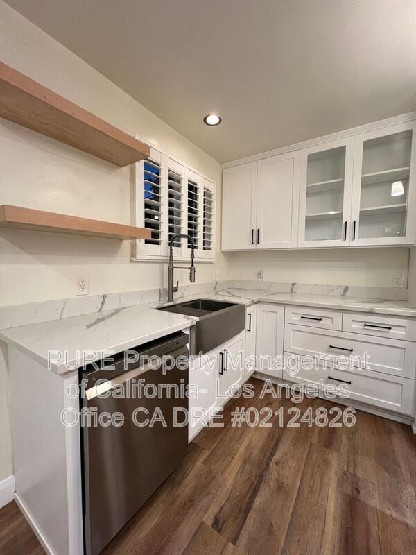 Building Photo - 1910 W 94th Pl