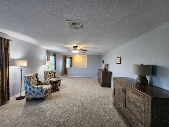 Building Photo - Beautiful 4 Bedroom 4 Bath Home In Ruskin