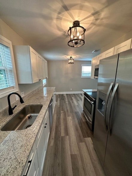 Building Photo - 414 Hollywood Dr