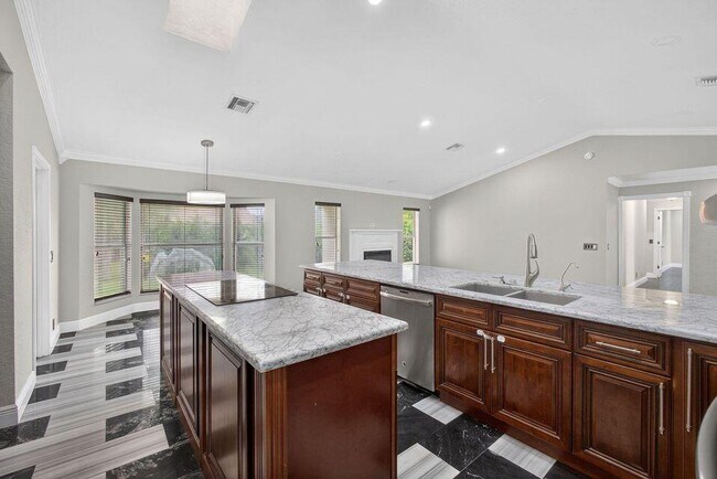 Building Photo - 1295 Longlea Terrace