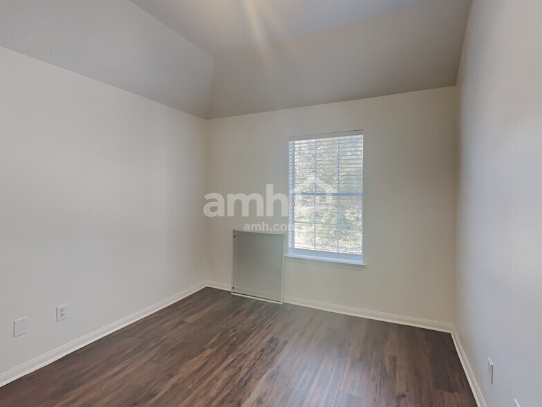 Building Photo - 30 Huntington Bend Dr