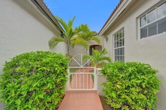Building Photo - 17866 SW 10th Ln