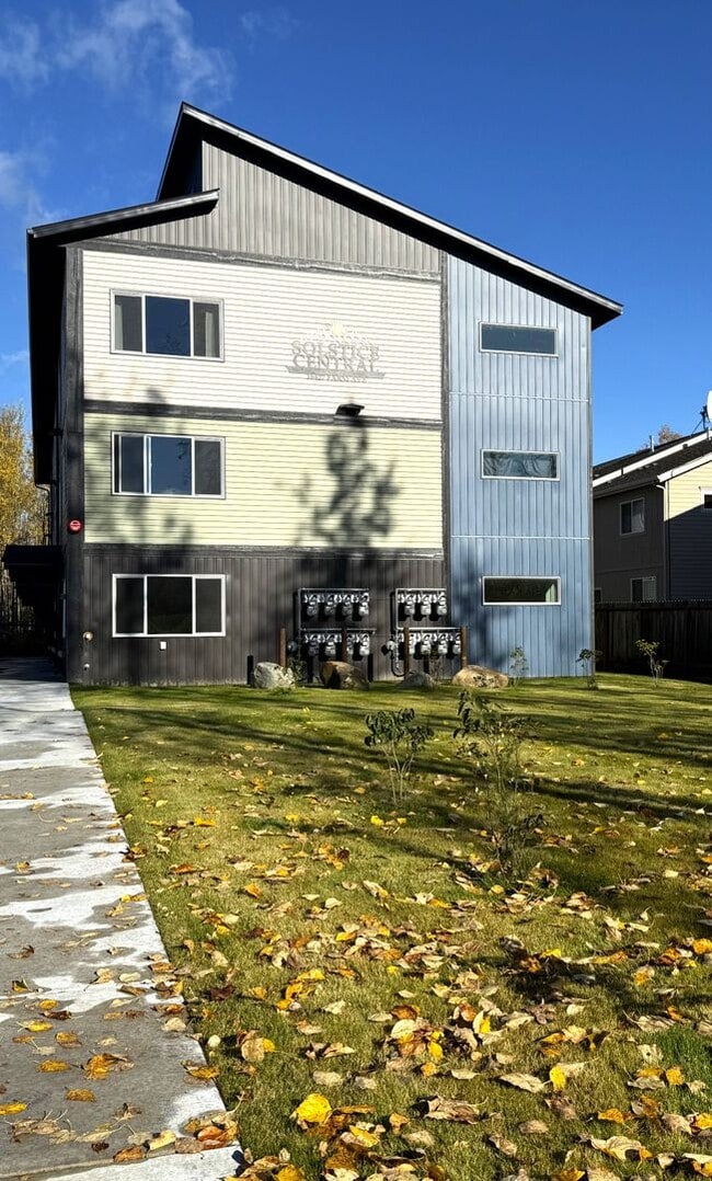 Building Photo - Farm Ave