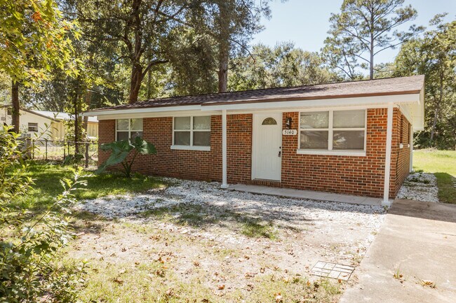 Primary Photo - 5140 Muldoon St